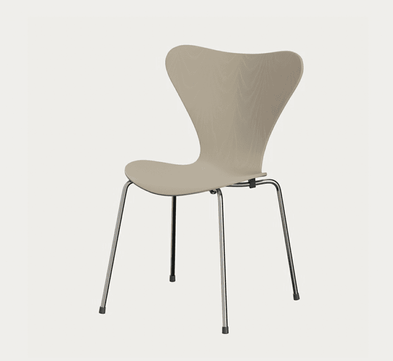 Fritz Hansen Serie 7 Light beige 135 / Chrome