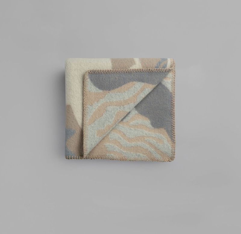 Røros Tweed halvpledd 100x135 cm Fugl og fisk grey/beige 