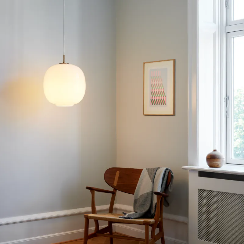 Louis Poulsen VL45 Radiohus Ø370 LED - Brass/glossy white opal glass