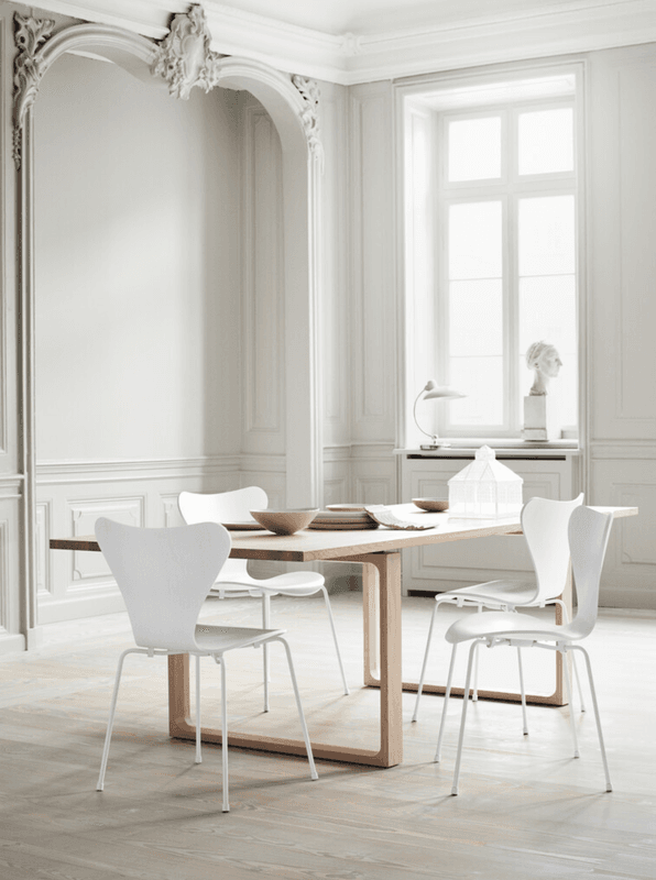 Fritz Hansen Serie 7 farget ask