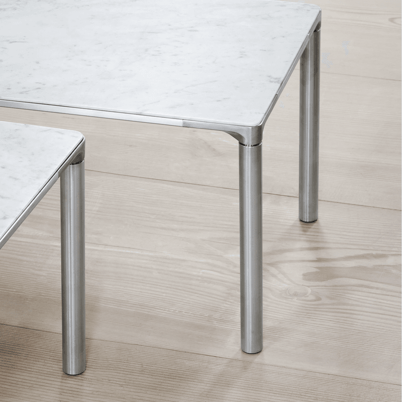 Fredericia Piloti Alu 75x39cm / Hvit Car. Marmor / Børstet Alu.