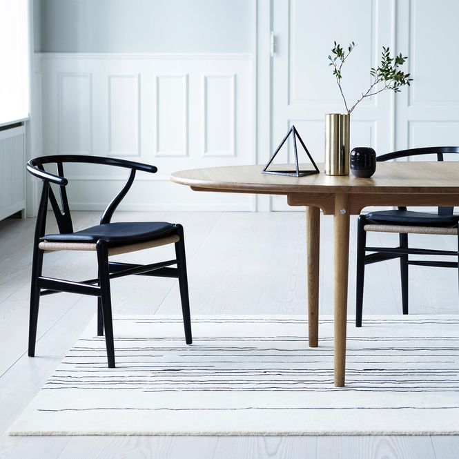 Hovedbilde Carl Hansen & Søn CH24 Y-Stolen, Svartlakkert eik ...