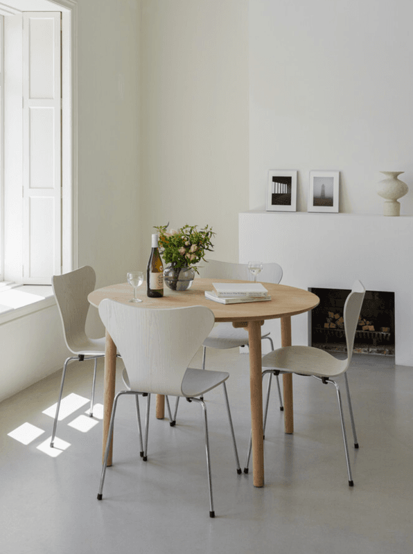 Fritz Hansen Serie 7 farget ask